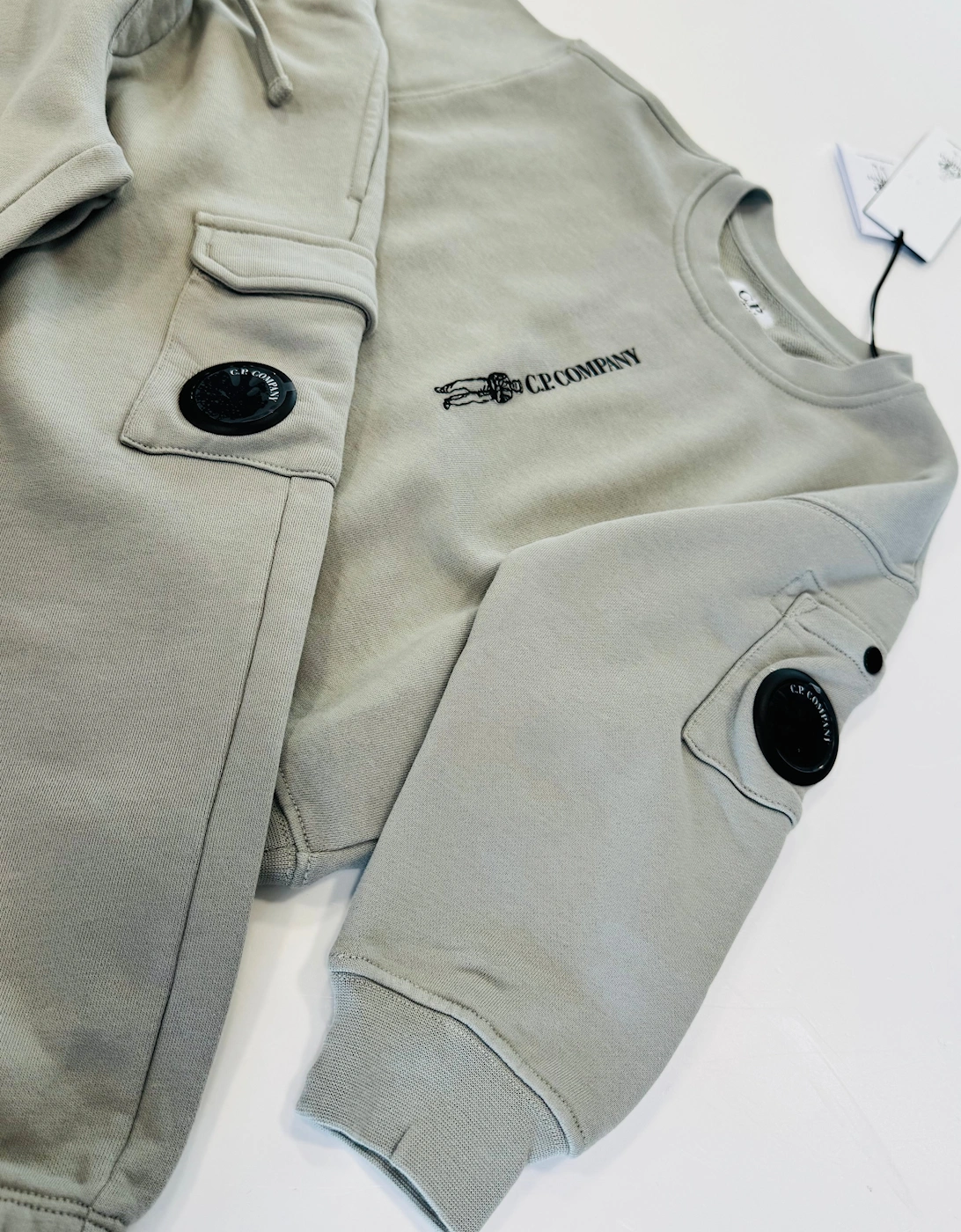 C.P. COMPANY LENS LOGO TRACKSUIT IN FLINT GREY CUK009