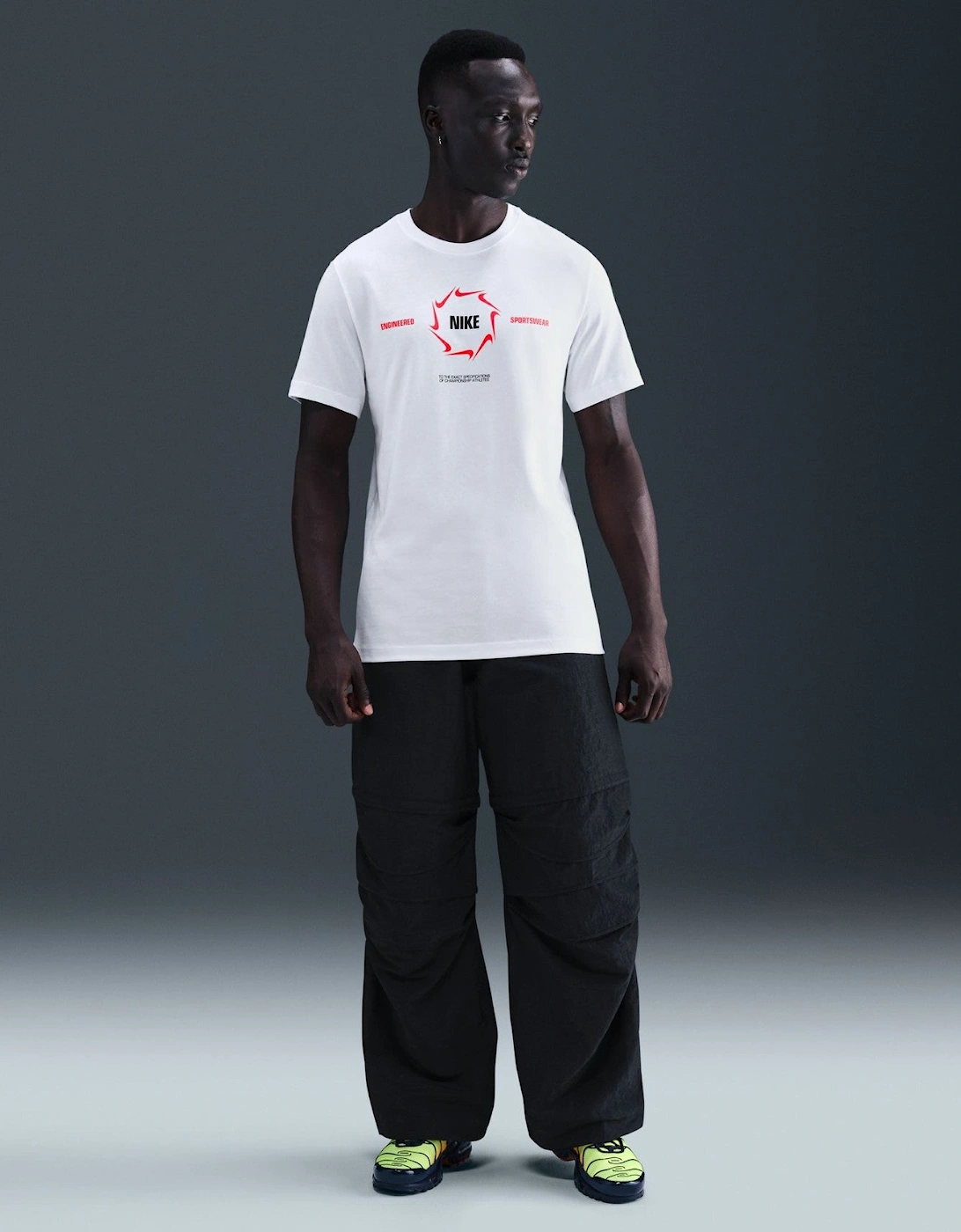 Nike Sportswear Men's T-Shirt White/Red