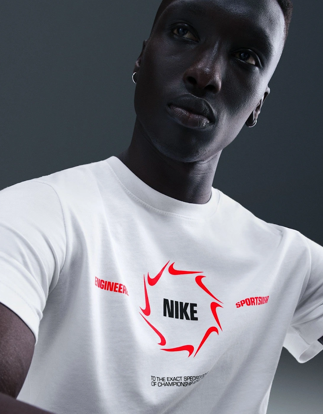 Nike Sportswear Men's T-Shirt White/Red