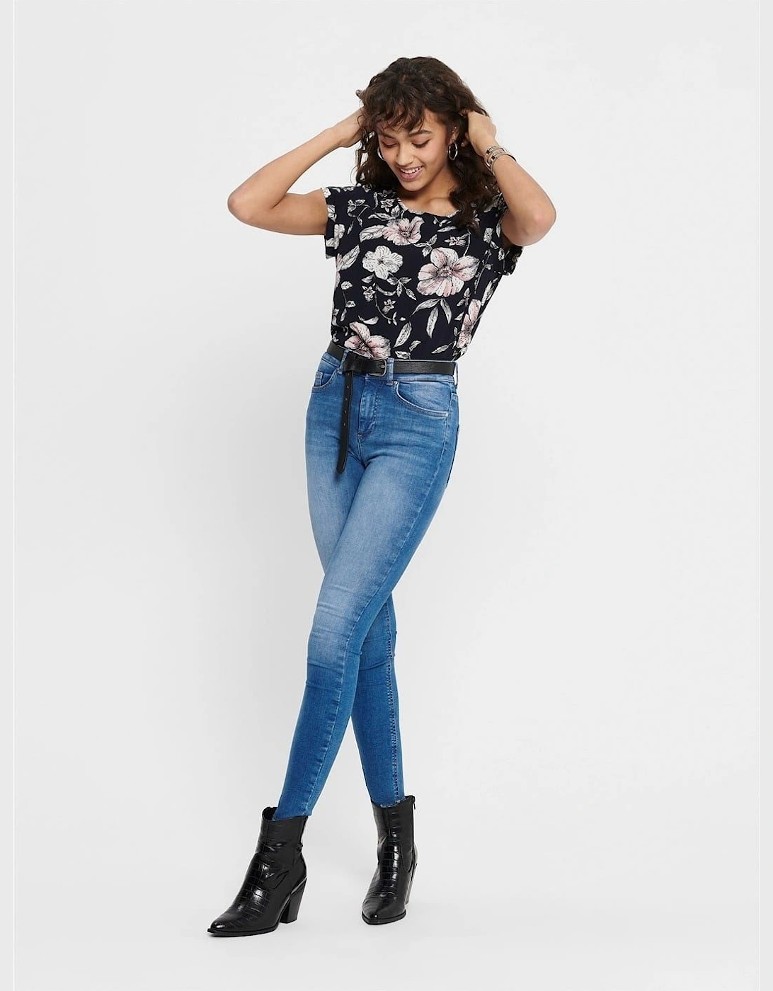 Vic Crew Neck Short Sleeve Blouse