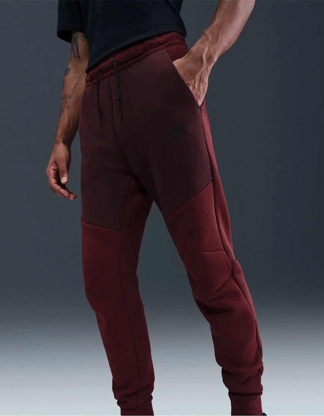 Tech Fleece Solid Patterned Joggers