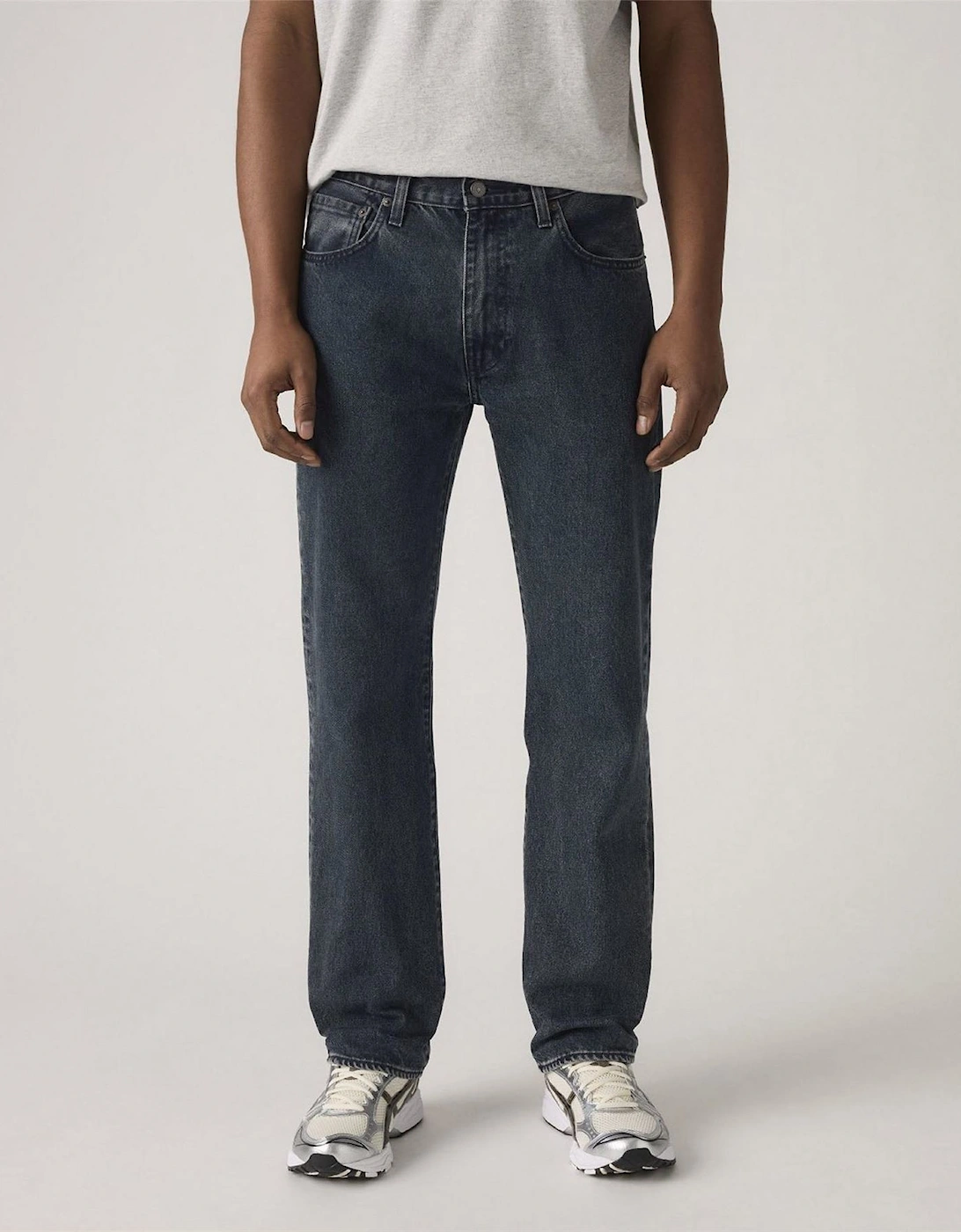 555 Relaxed Fit Five Pocket Jeans
