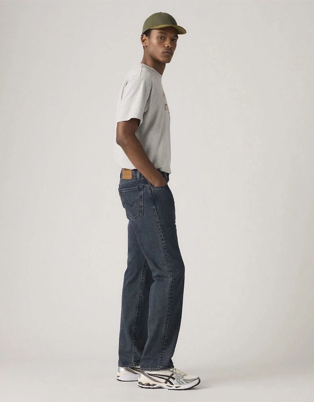 555 Relaxed Fit Five Pocket Jeans