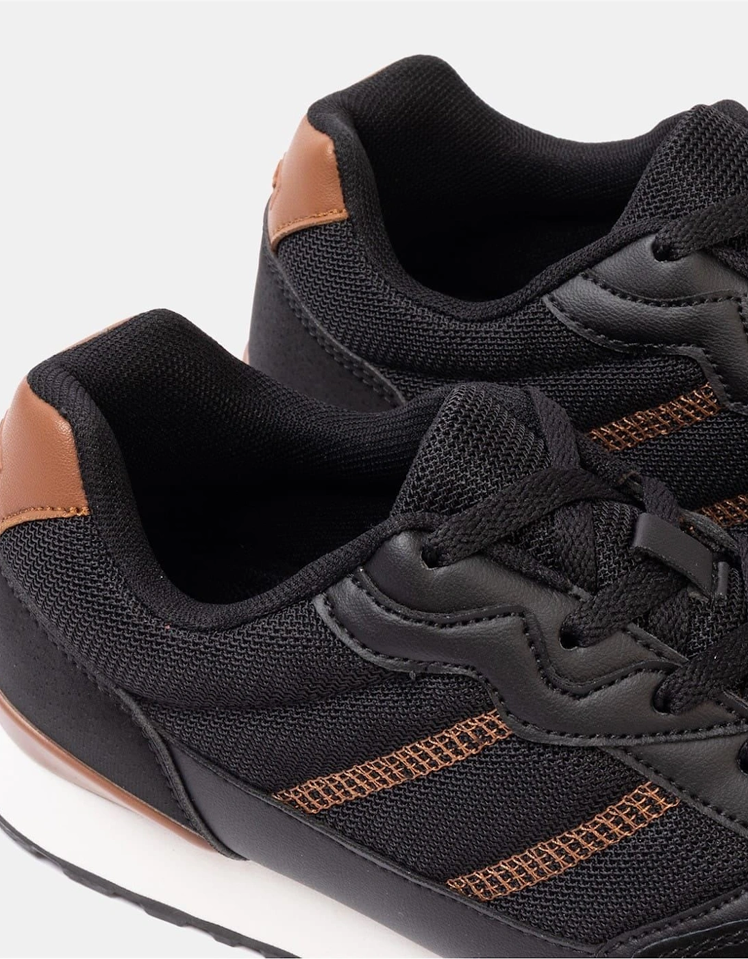 Mens Bob Trainers
