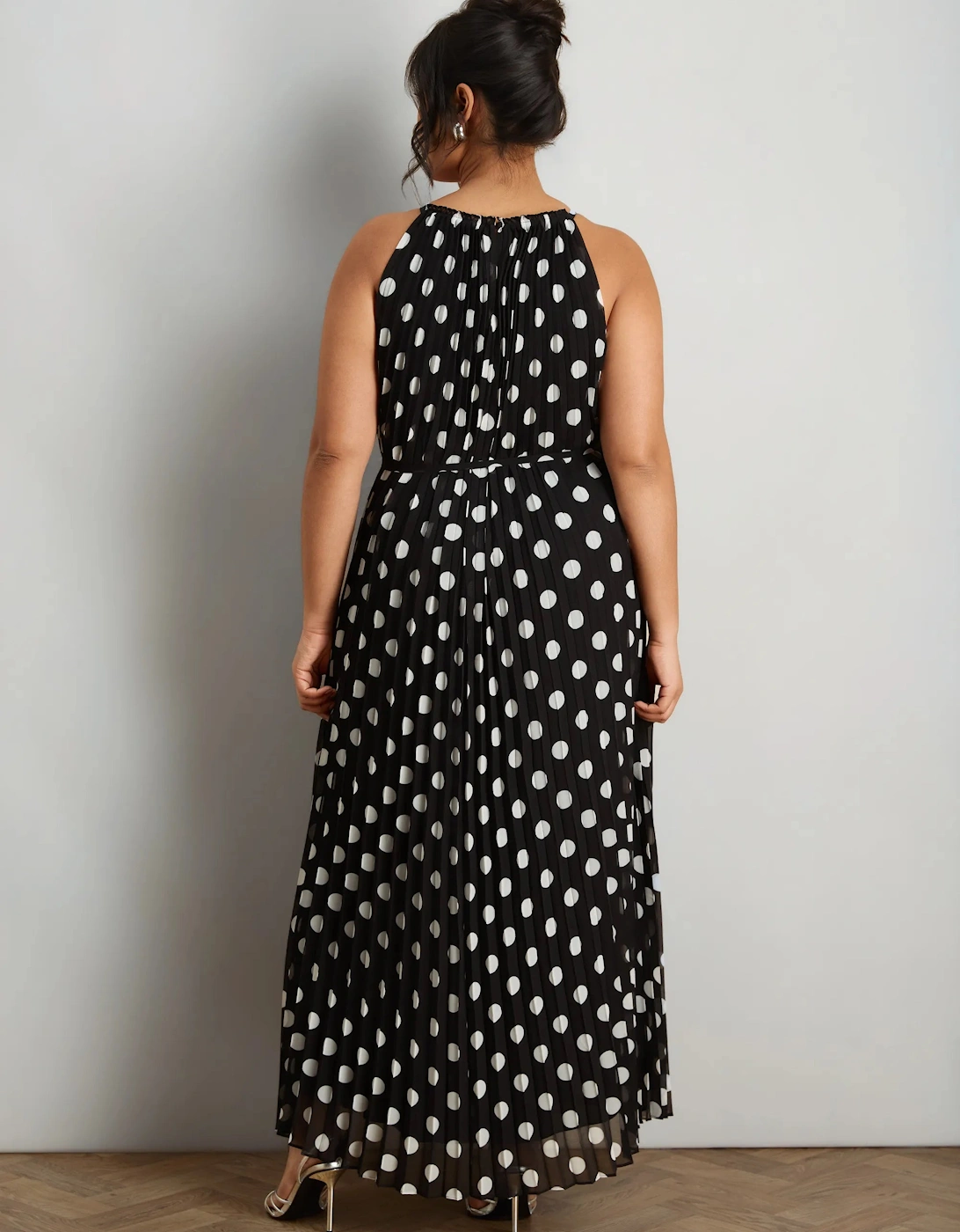 Black And White Spot Print Halter Neck Pleated Maxi Dress