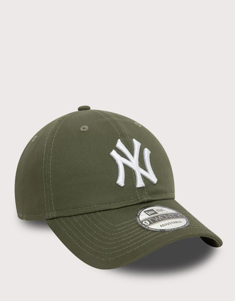 New York Yankees League Essential 9TWENTY Adjustable Cap