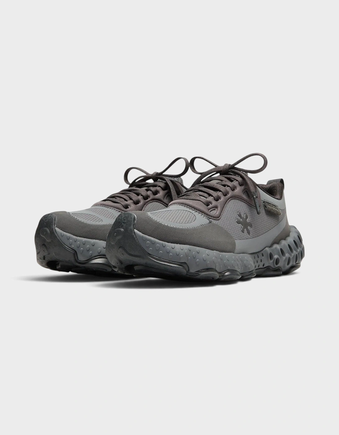 Salehe Bembury Osmosis Black Grey