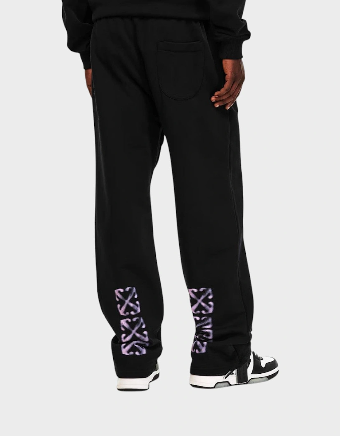 Vanish Arrow Closed Hem Fleece Sweatpants Black