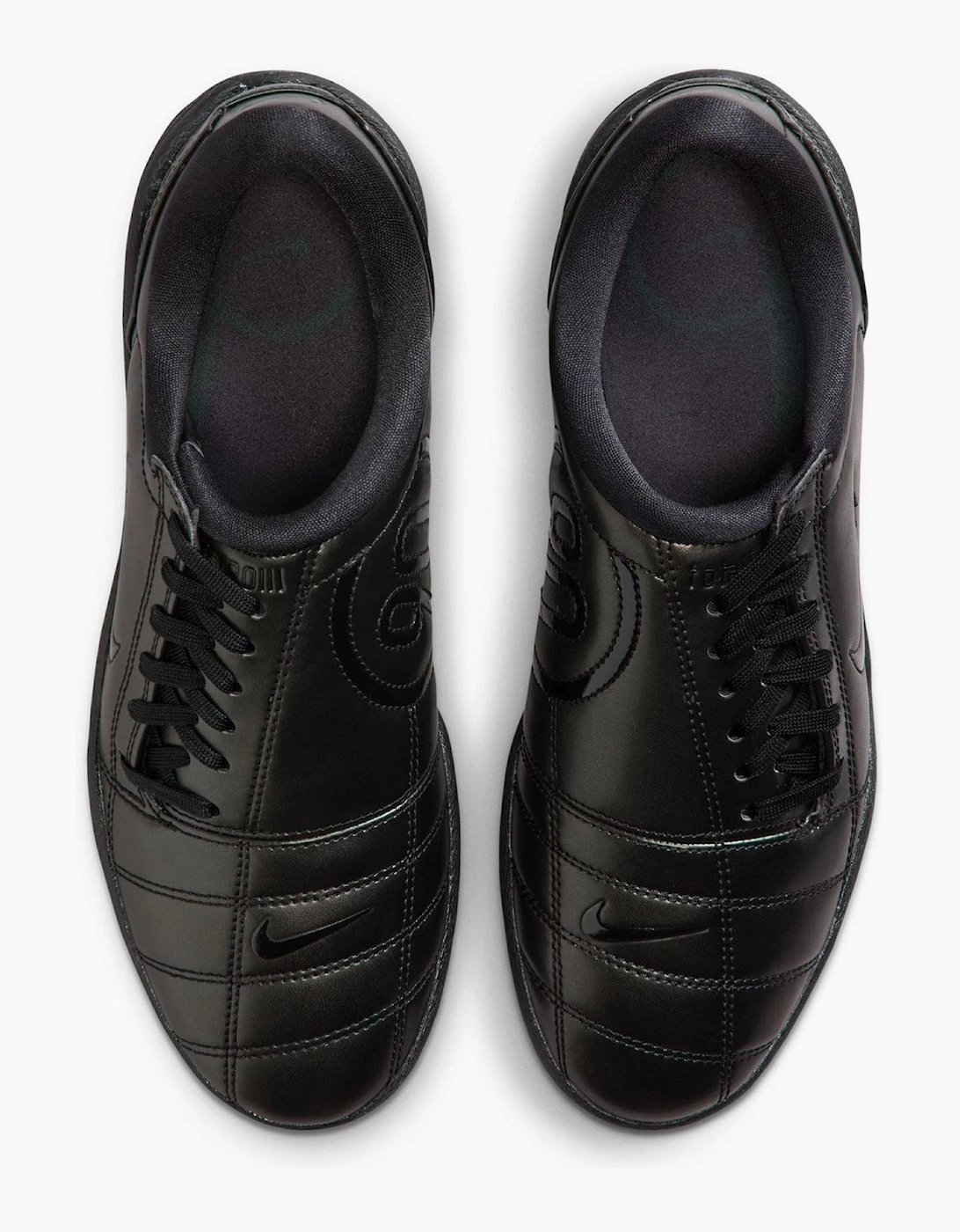 T90 Lace-Up Low Top Walking Sneakers