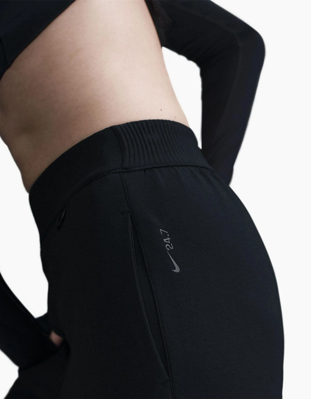 Solid Patterned Mid Rise Tapered Running Pants