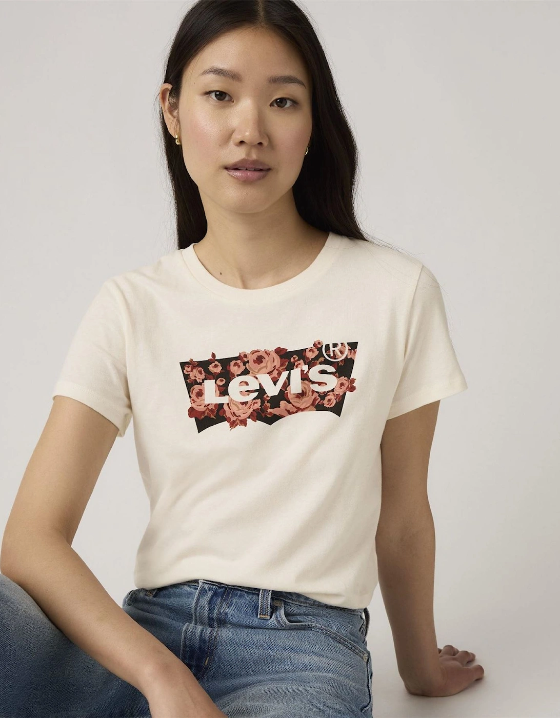 The Perfect Wordmark Graphic Crew Neck Short Sleeve T-Shirt