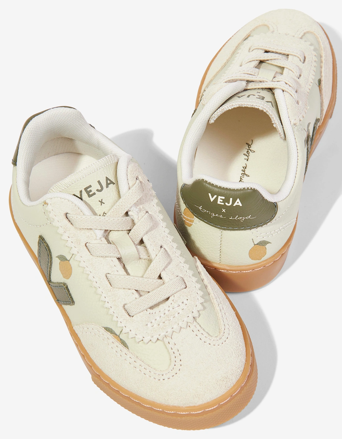 Veja Kids Leather Veja X Konges Slojd Small Volley Trainers in Ivory