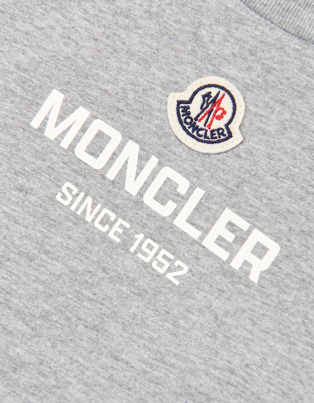 Moncler Enfant Boys Logo T-Shirt in Grey