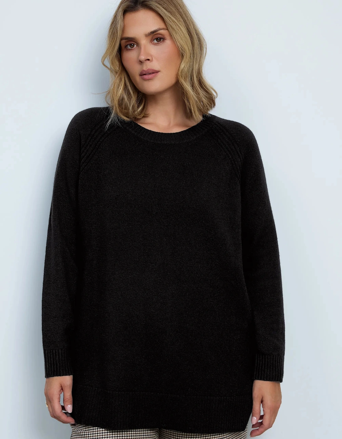 Black Crew Neck Longline Knitted Jumper