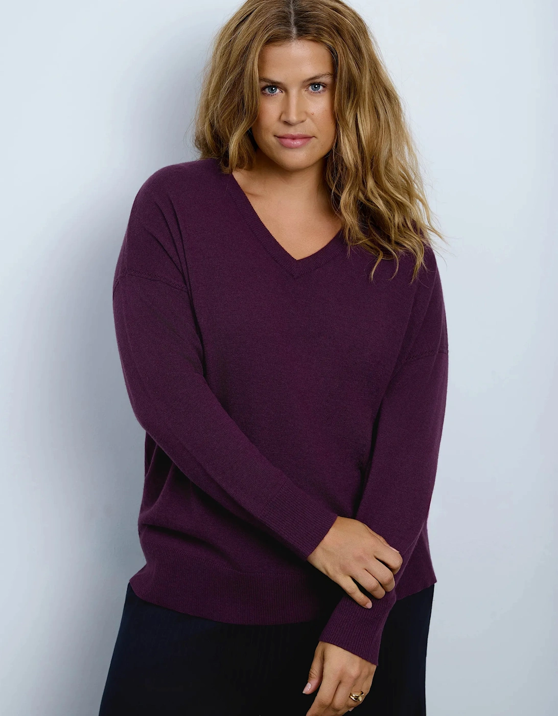 Port V Neck Knitted Jumper With Cashmere