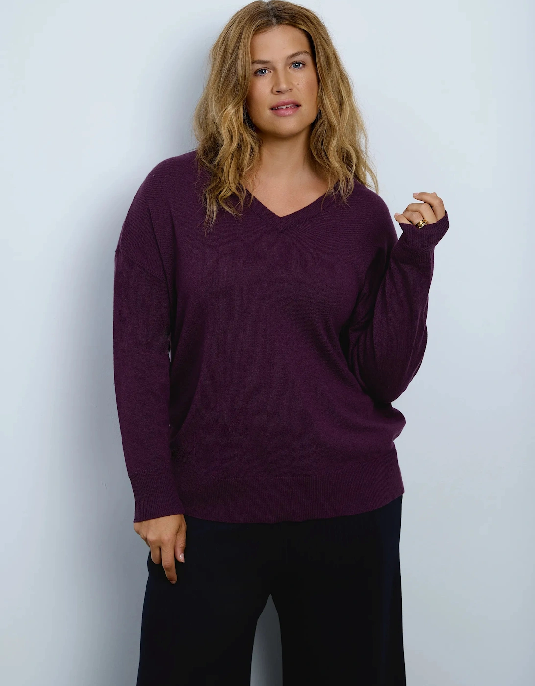 Port V Neck Knitted Jumper With Cashmere