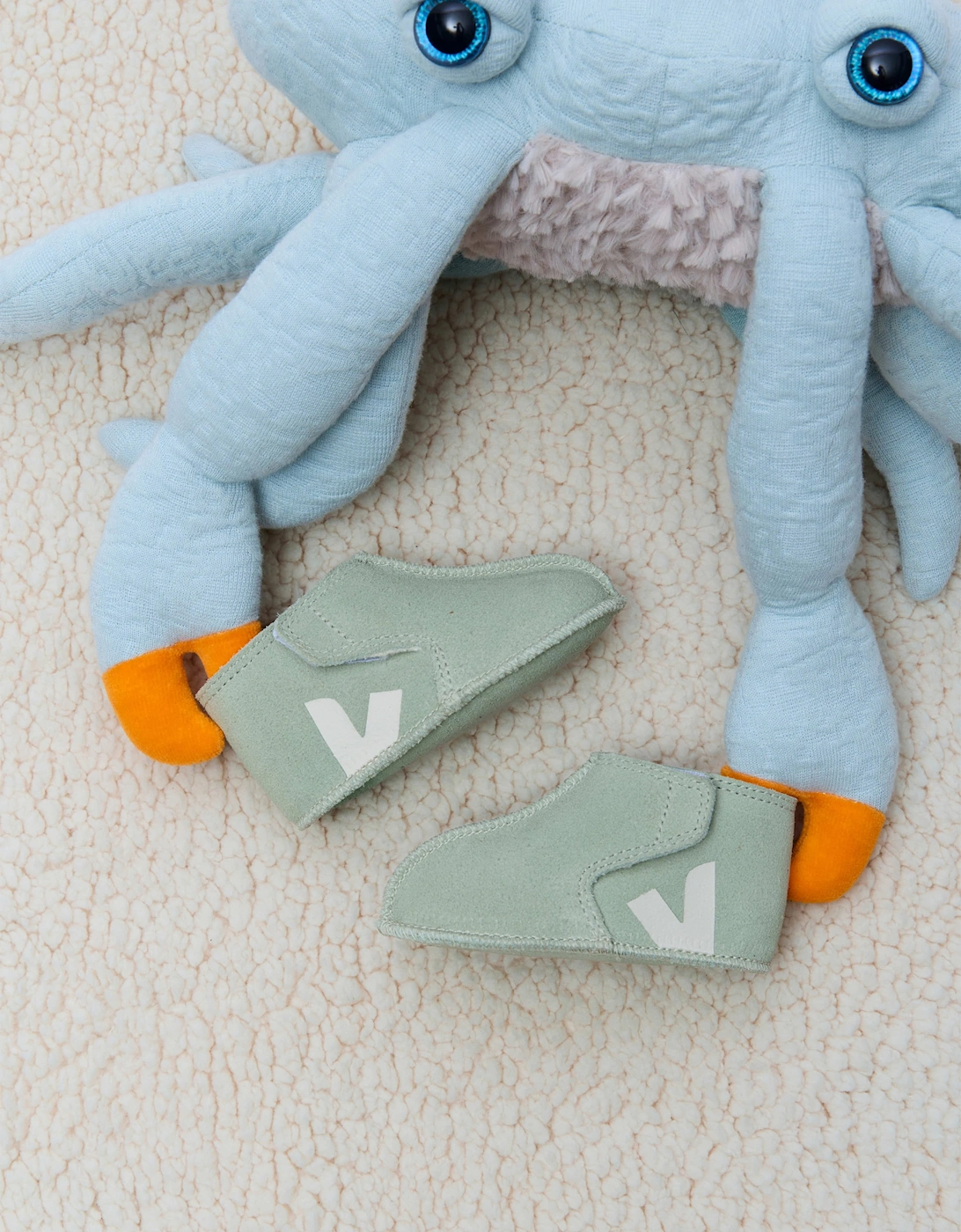 Veja Baby Suede Orso Booties in Green