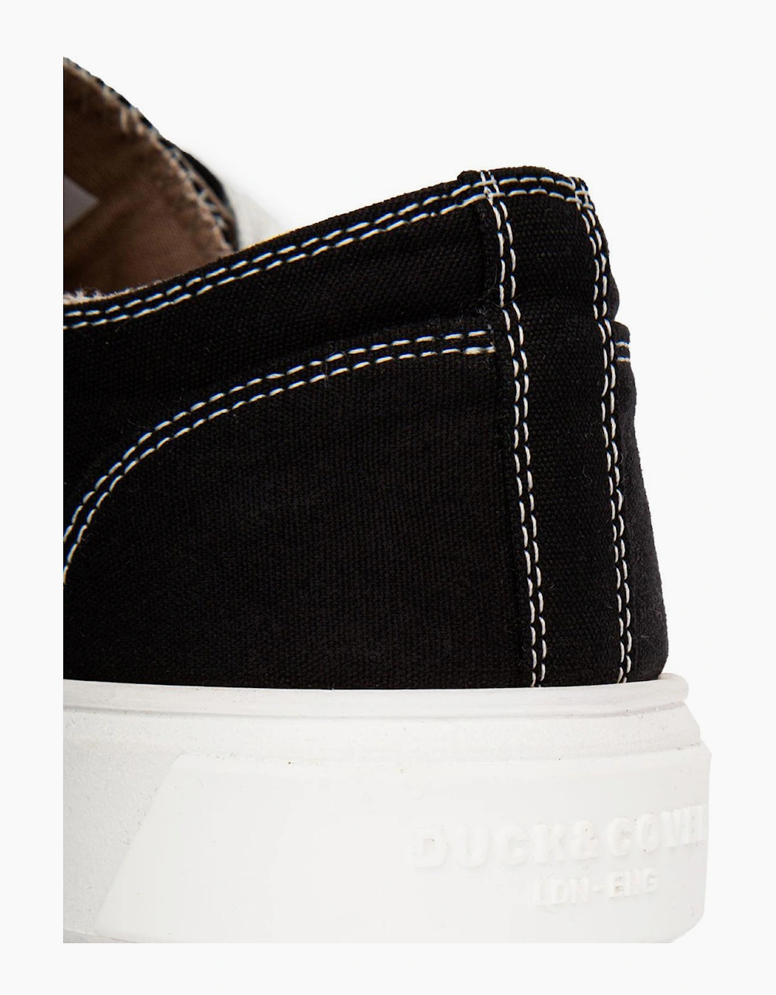 Duck And Cover Nesta Mens Trainers Black