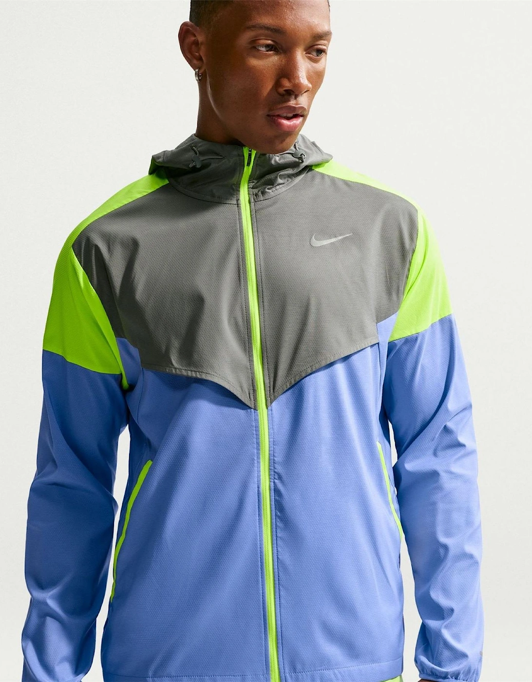 Nike Nike Men's Hooded Neck Colour Block Windbreaker with Zipped Pocket - Blue