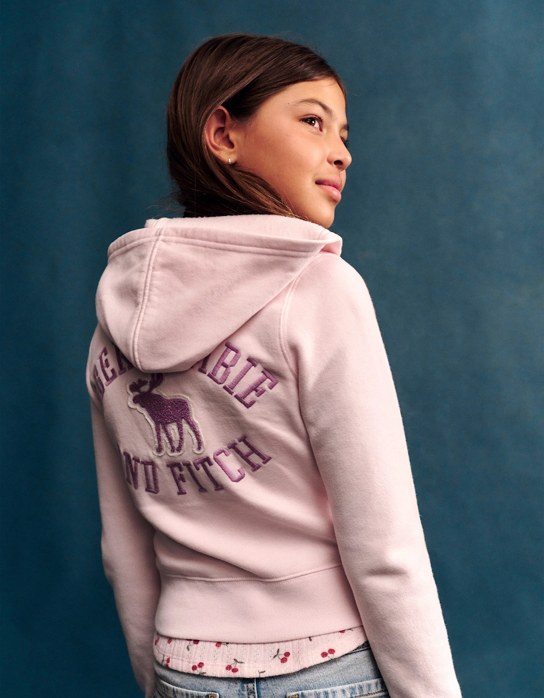 Abercrombie & Fitch Girls Graphic Zip Up Top in Pink