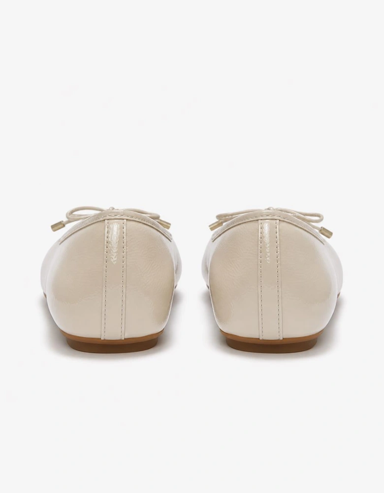 FitFlop DELICATO BOW TEXTURED PATENT-LEATHER Womens Ballerina Shoes Hazy Taupe