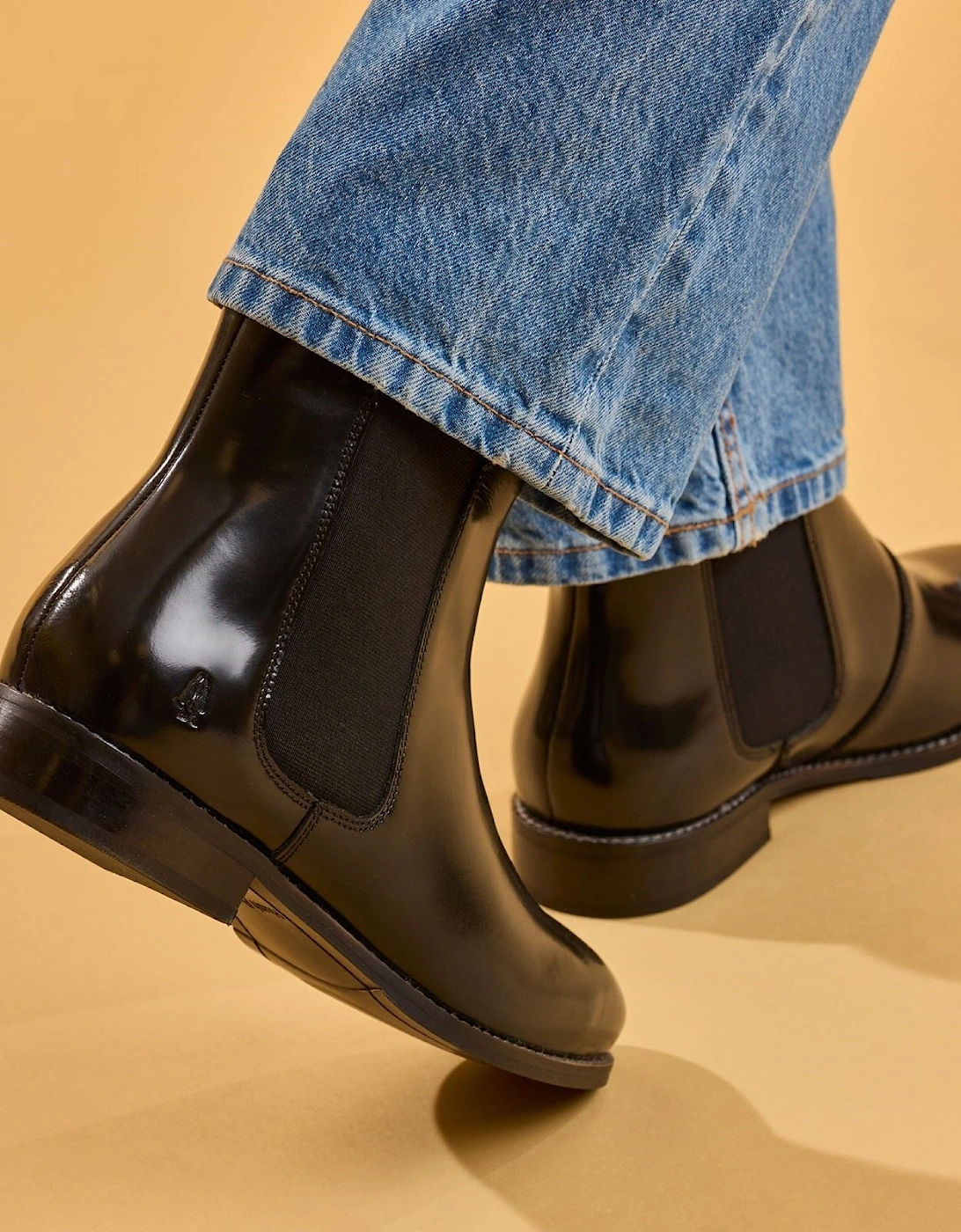 Hush Puppies Colette Leather Women's Black Wide Fit Flat Chelsea Boots