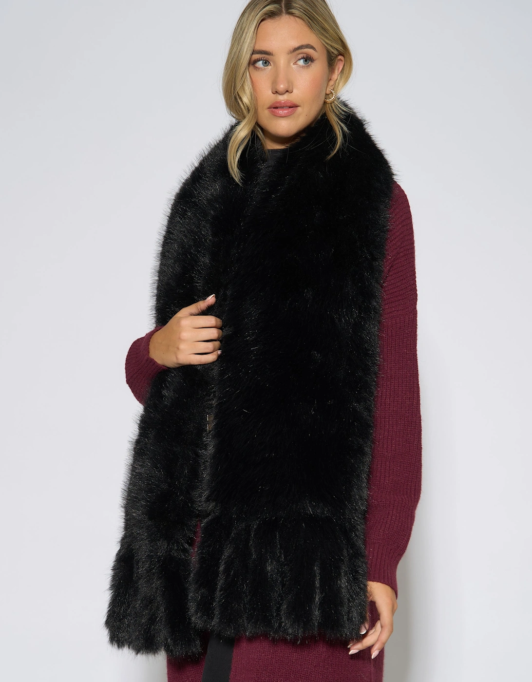 Black Faux Fur Tassel Scarf