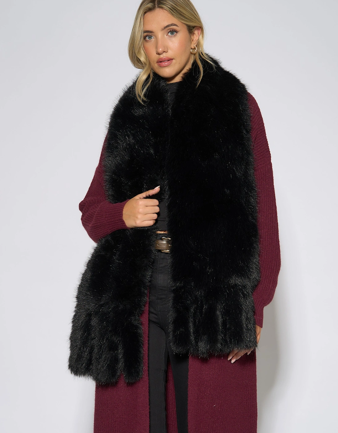 Black Faux Fur Tassel Scarf