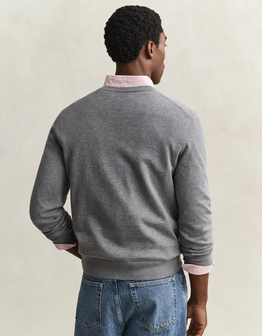 GANT Mens Classic Cotton Shield Logo V-Neck Jumper - 92 Dark Grey Melange