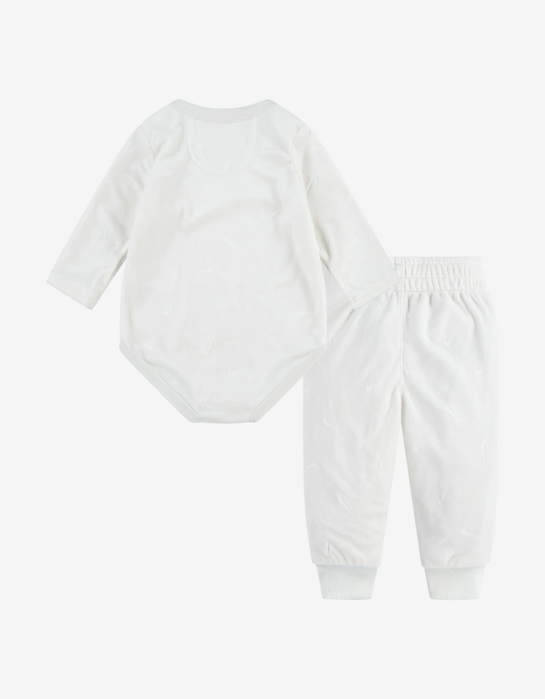 Nike Baby New Impressions Bodysuit and Pants Set in Ivory