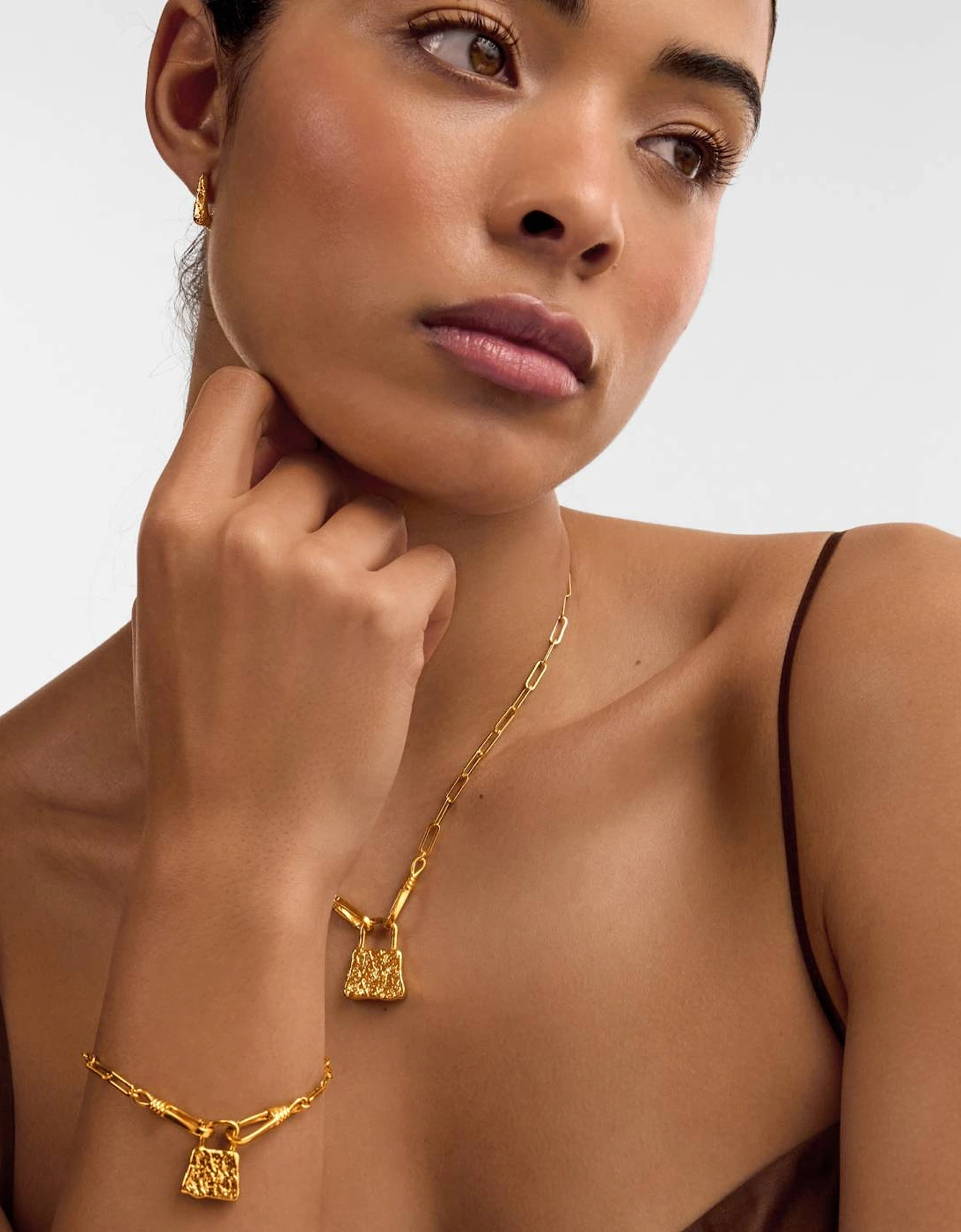Luxe lock waterproof gold bracelet