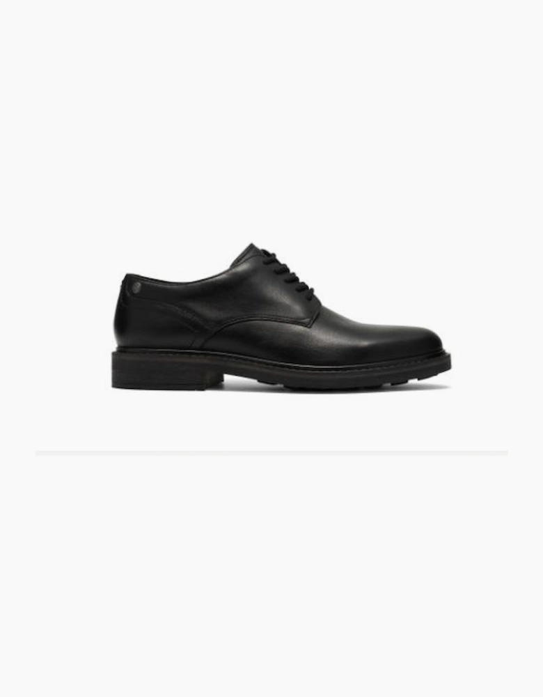 Clarks Newford Lace in black leather