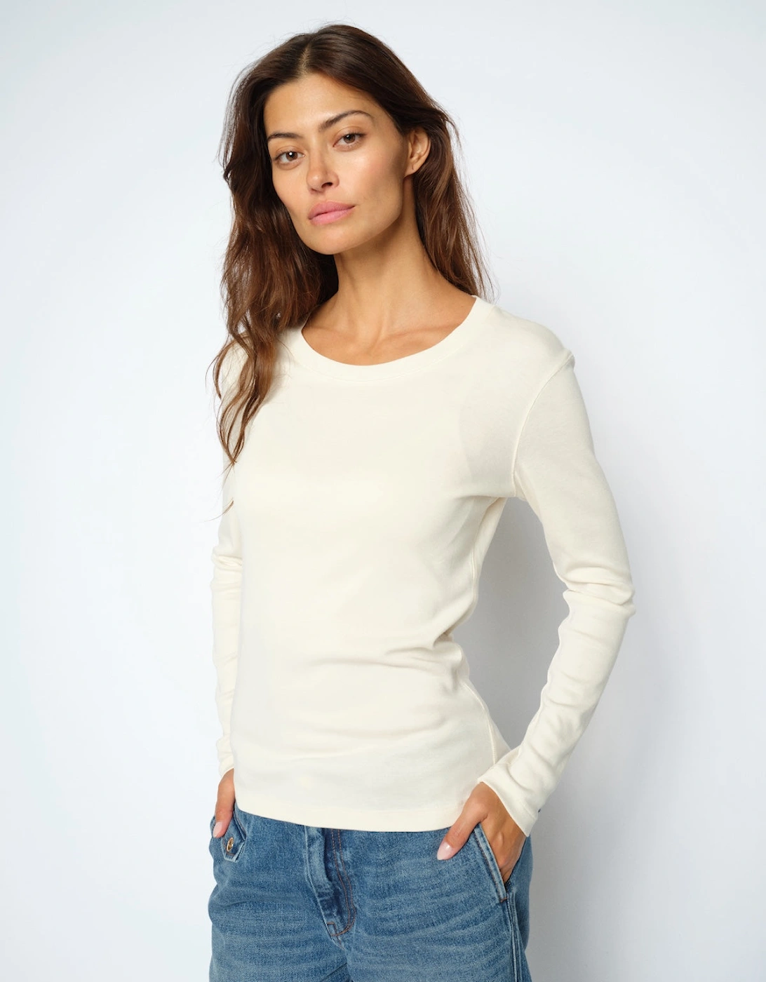 Mali o neck long sleeve tee in white