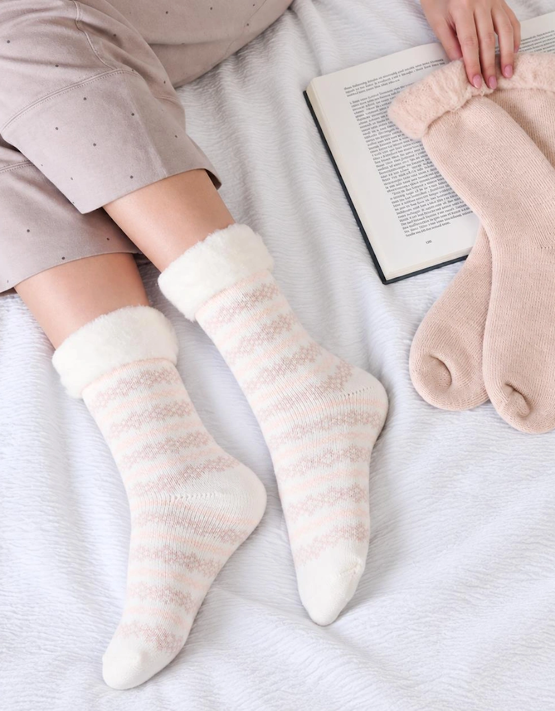 Totes Toasties PREMIUM BRUSHED THERMAL BED SOCK (TWIN PACK) Womens Bed Socks Cream / Pink
