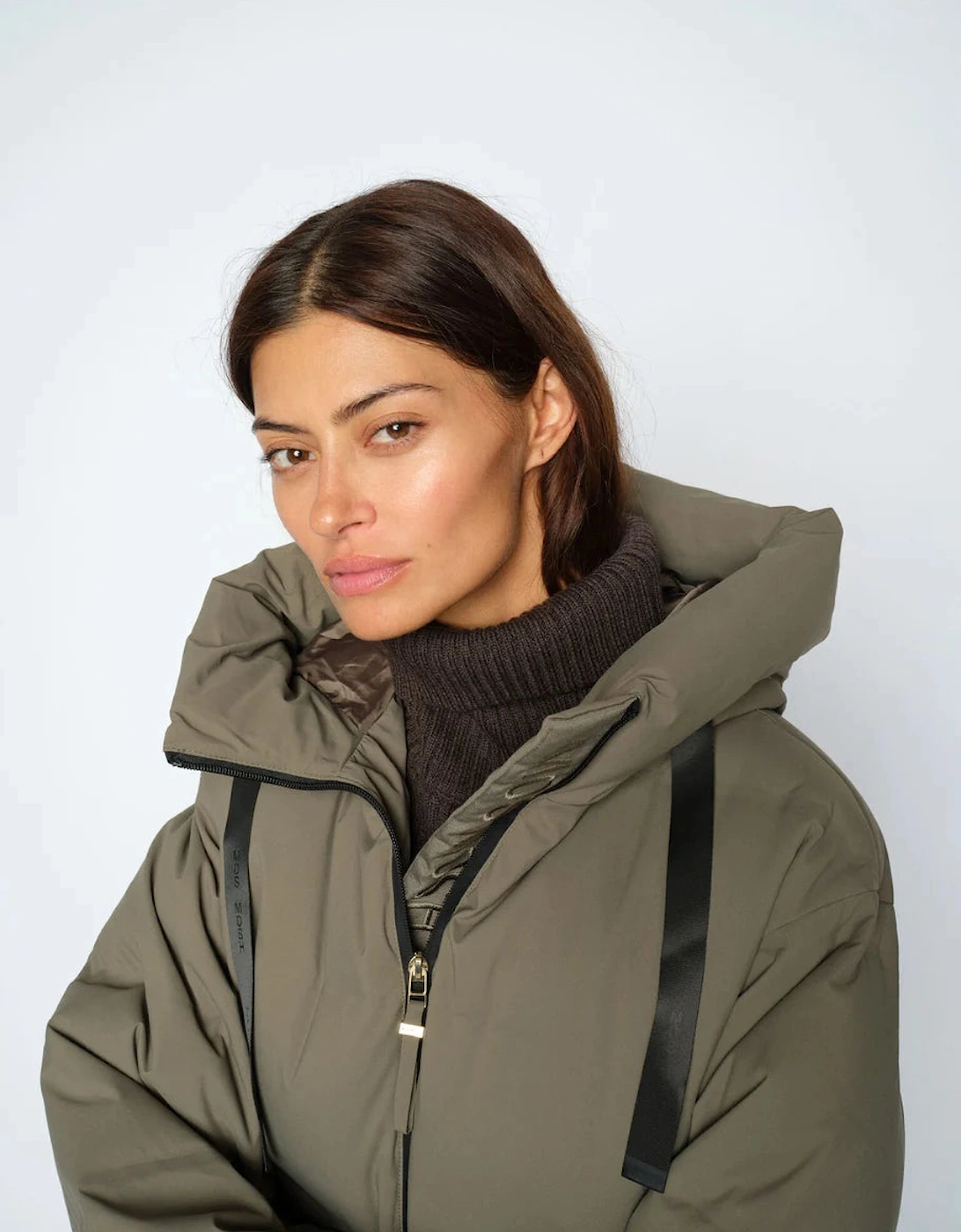 Tova wool neck warmer in delicioso