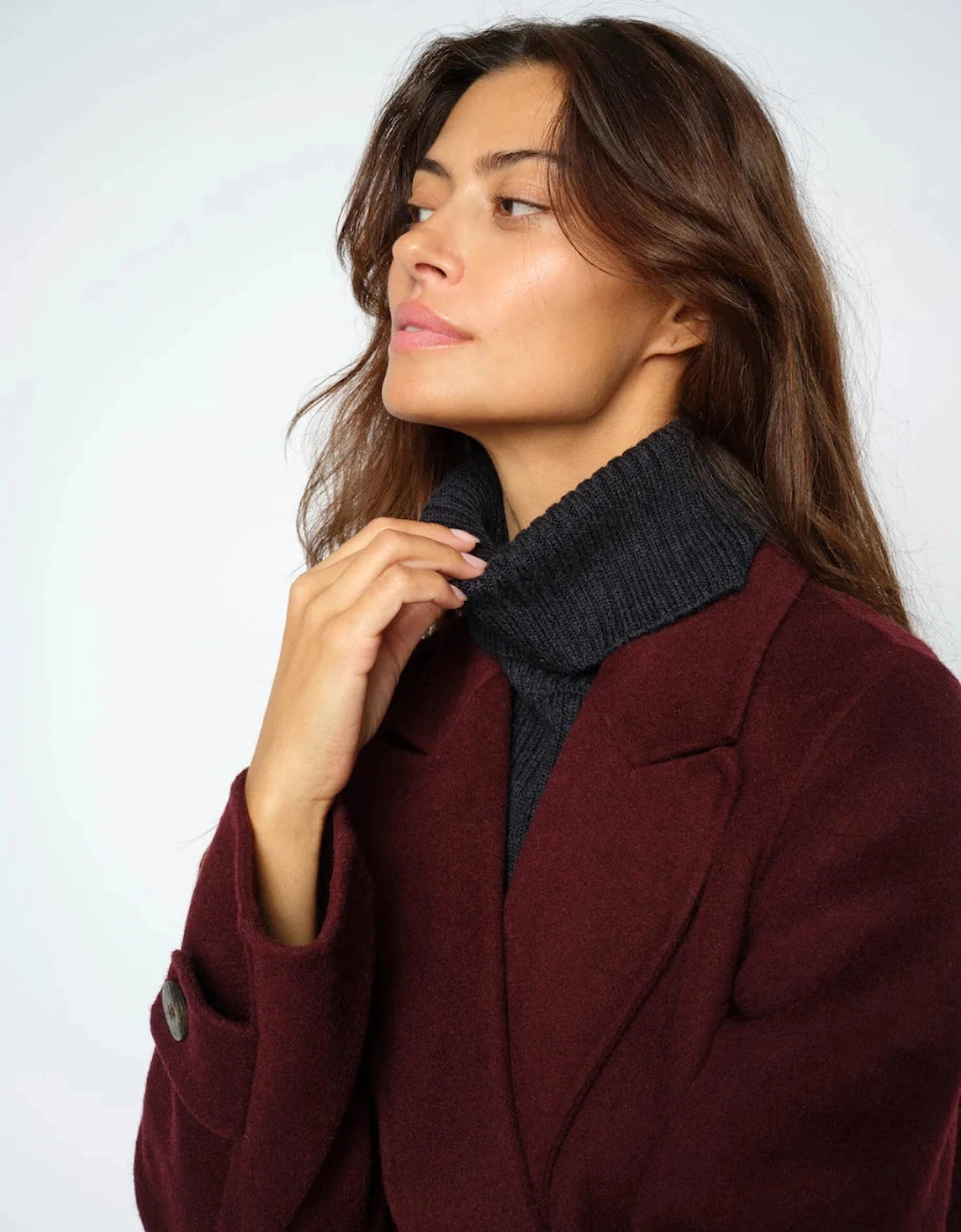 Tova wool neck warmer in navy