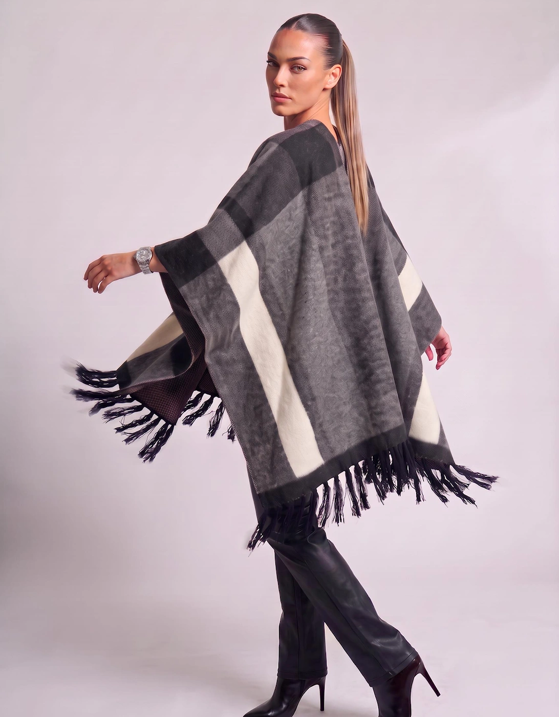 Block Poncho Grey