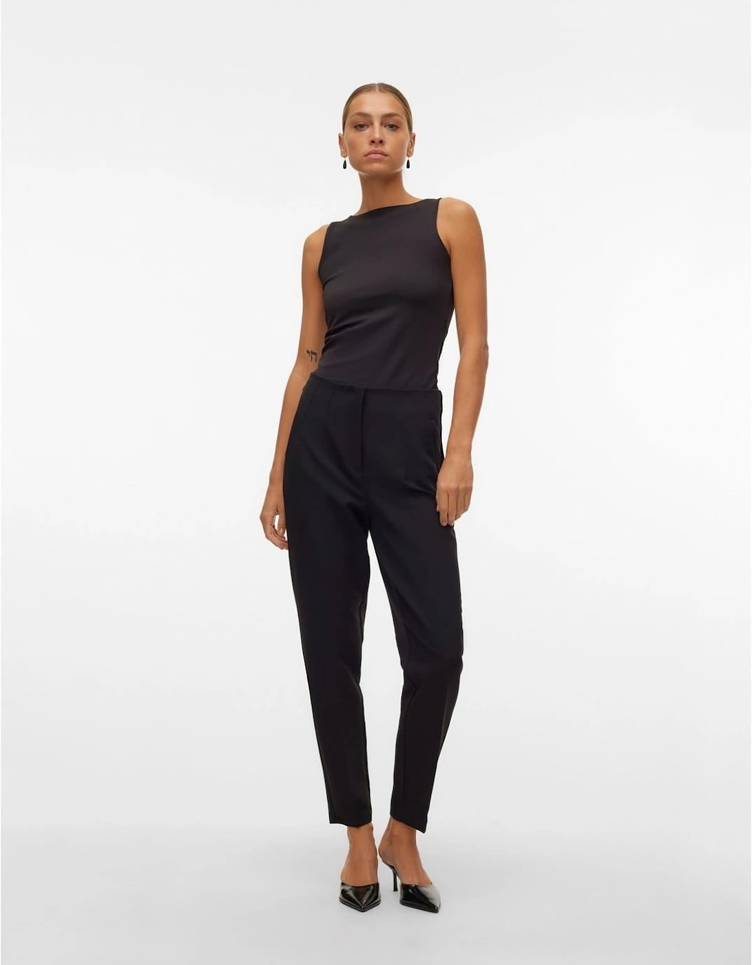 Lina Solid Patterned Tapered Trousers