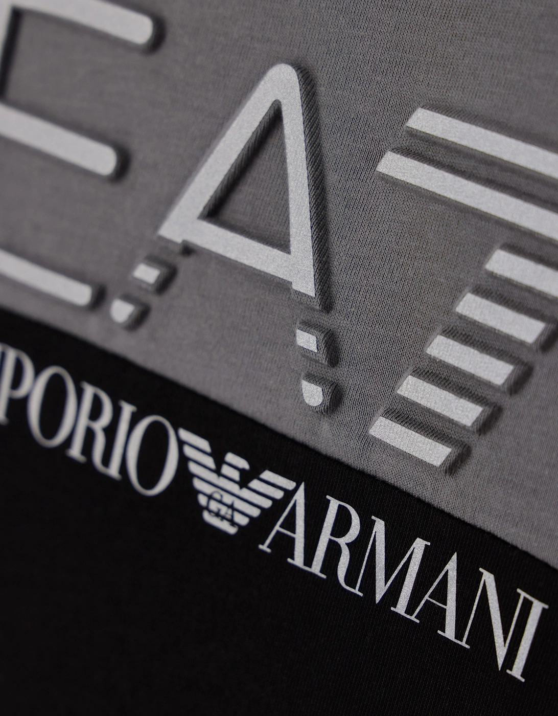 EA7 Emporio Armani Boys Train Athletic Colourblock T-Shirt in Black