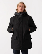 Black 001