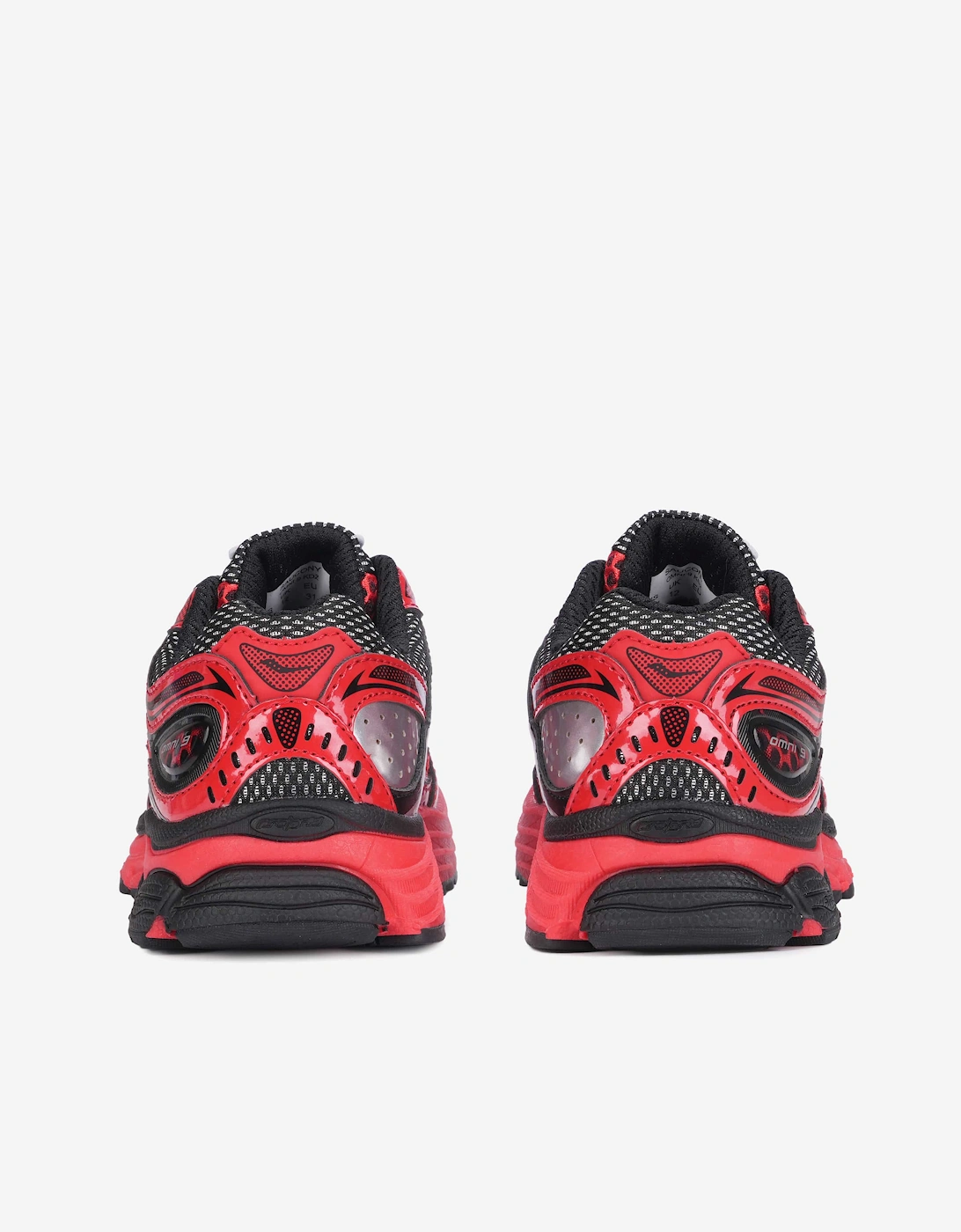 Saucony Kids OMNI 9 Trainers in Red