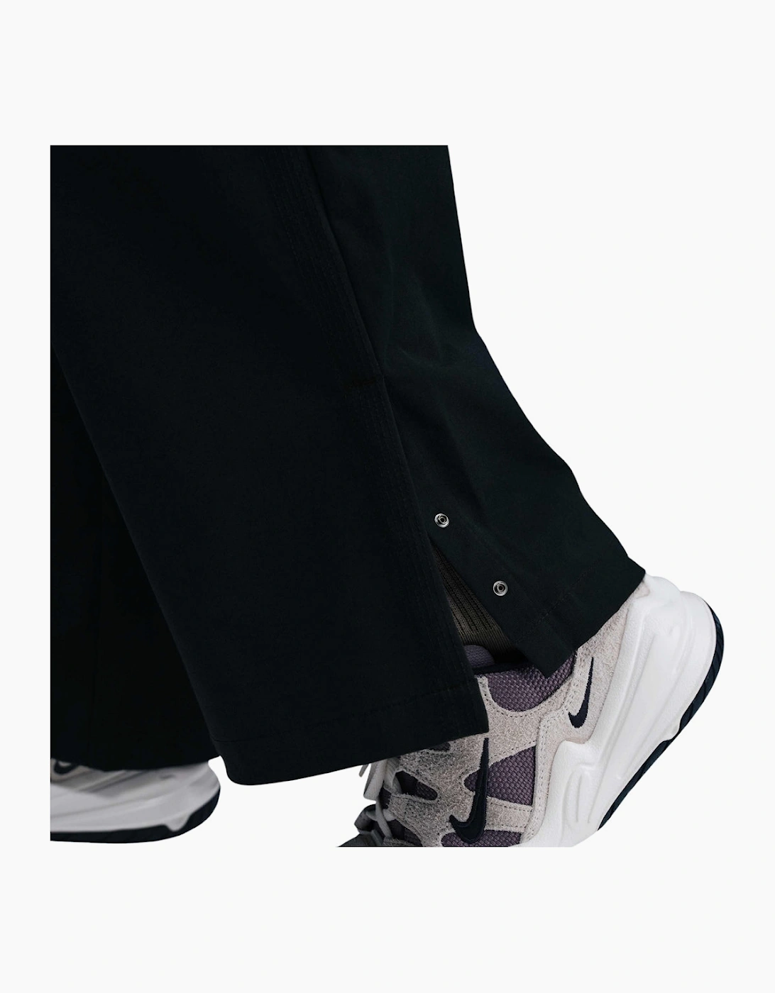 Nike Sportswear Collection Women's Mid-Rise Black Twill Trousers