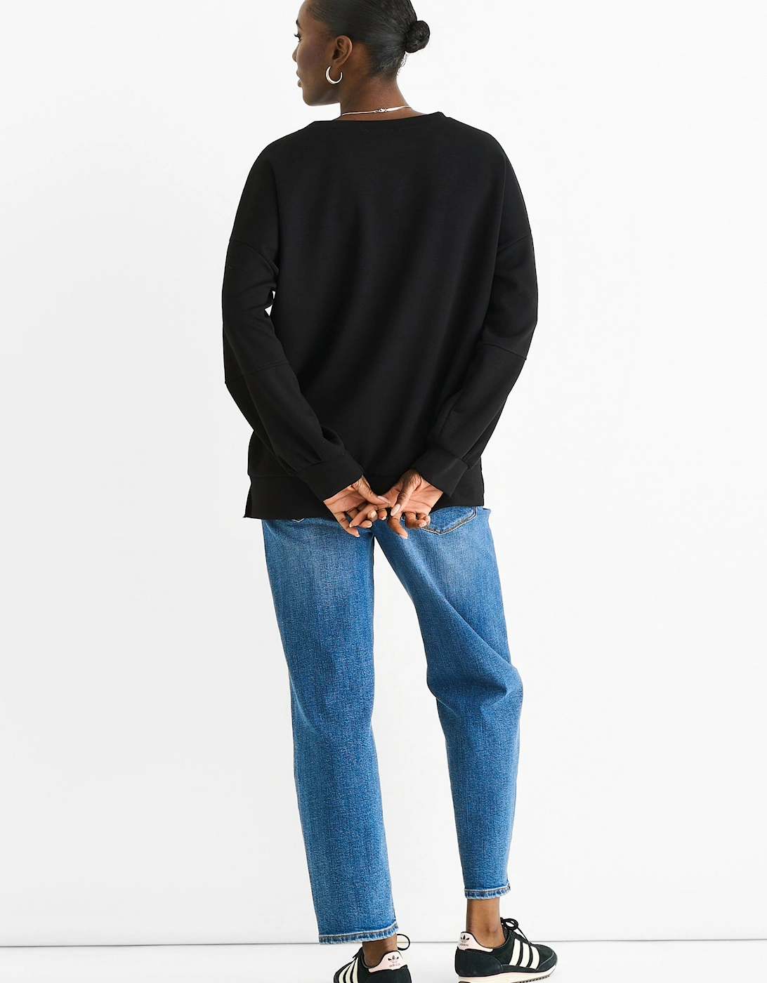 Black Soft Lightweight Pull Over  Jumper