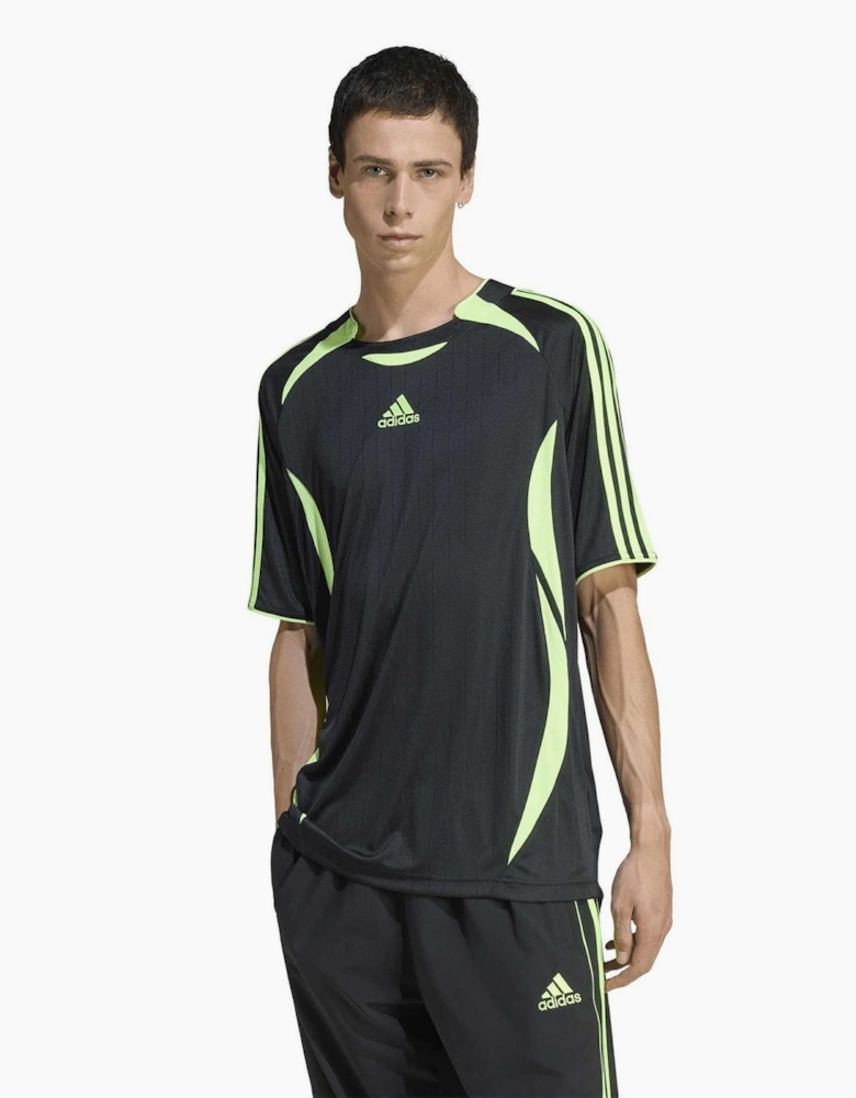 Teamgeist Round Neck Short Sleeve Graphic T-Shirt