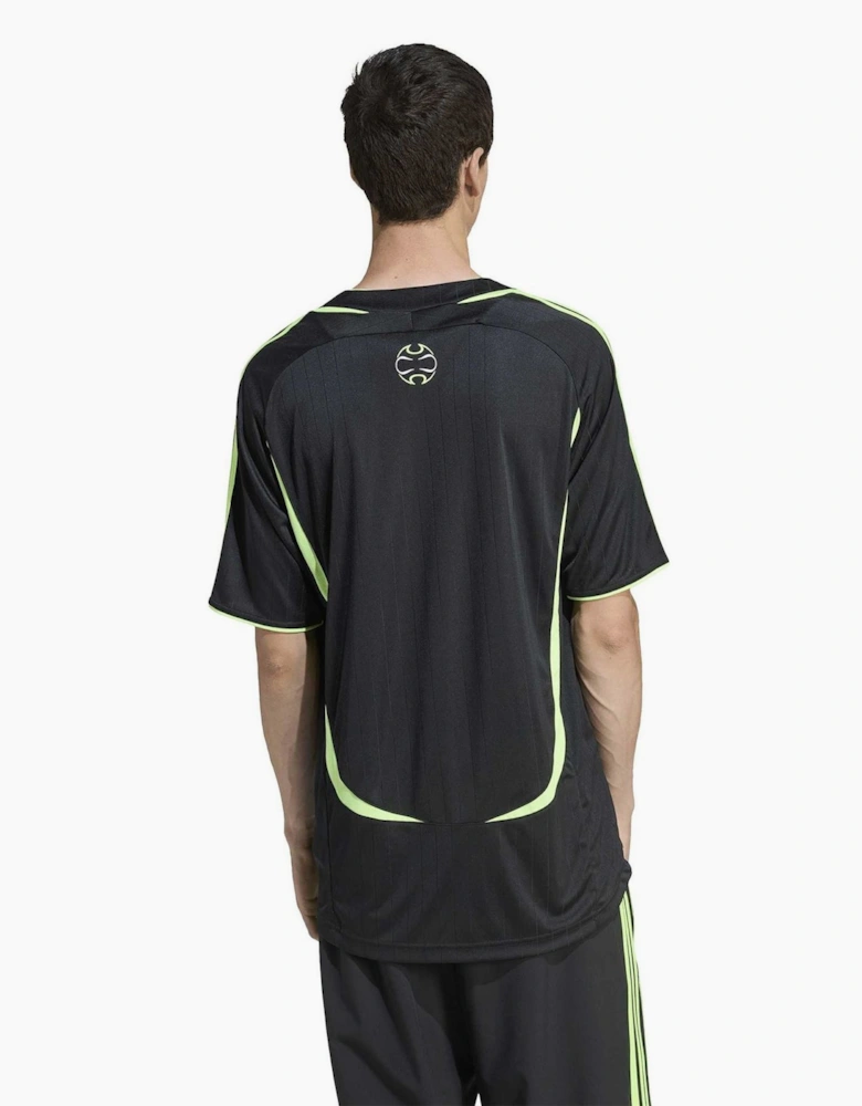 Teamgeist Round Neck Short Sleeve Graphic T-Shirt