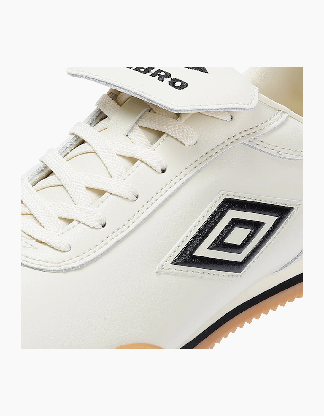 Umbro 5V5 Leather Antique White/Black Trainers