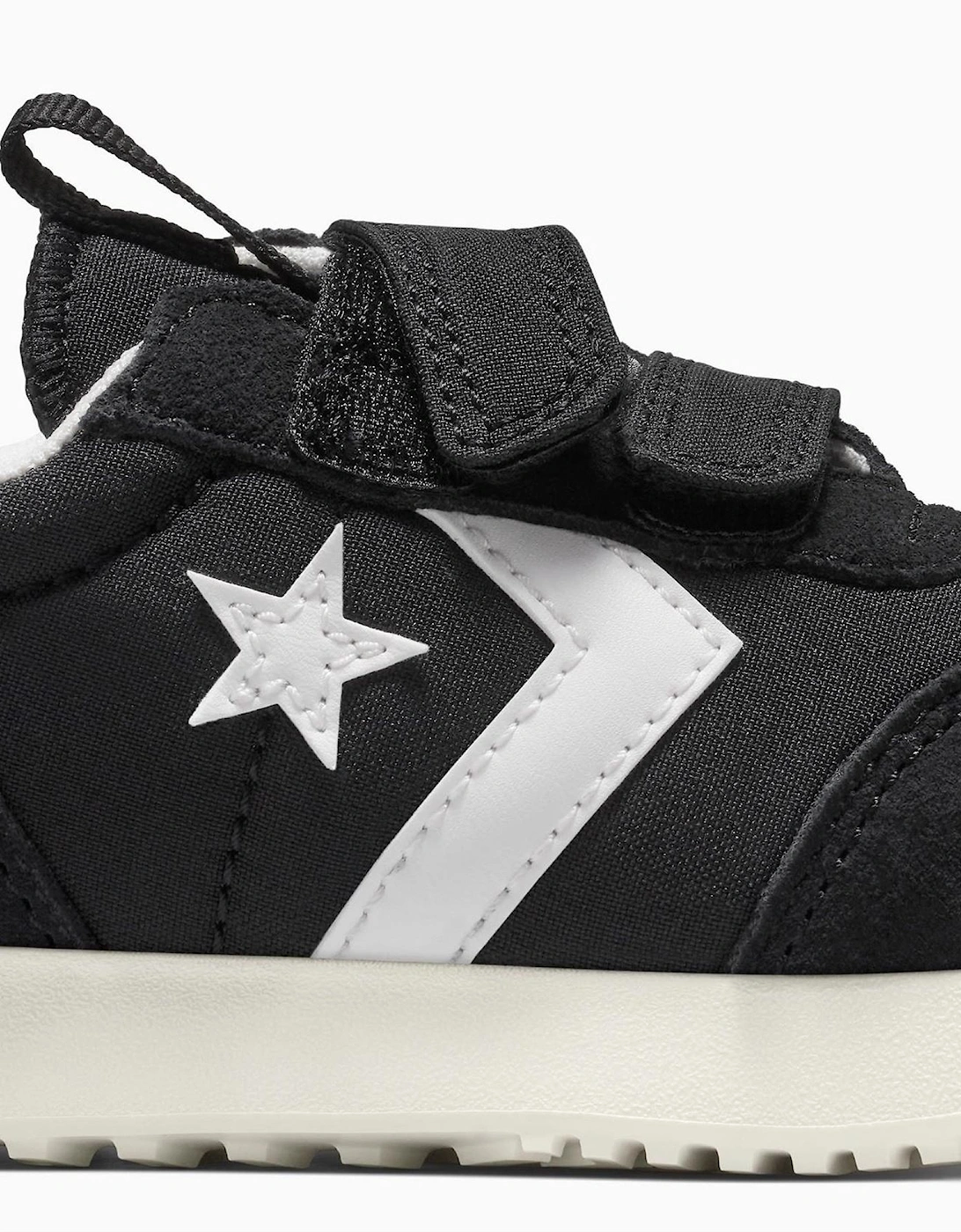 Kids Omega Trainer EA Low Top Trainers