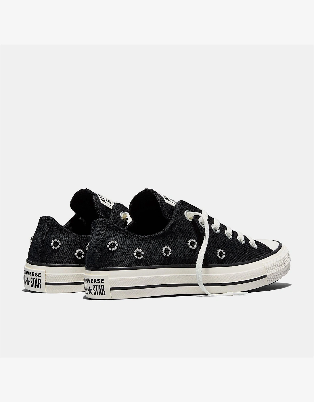 Chuck Taylor All Star Bea Low Top Trainers