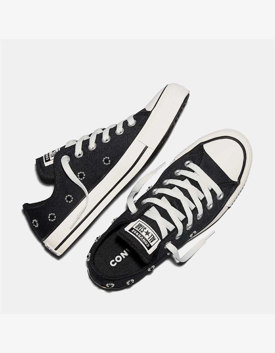 Chuck Taylor All Star Bea Low Top Trainers