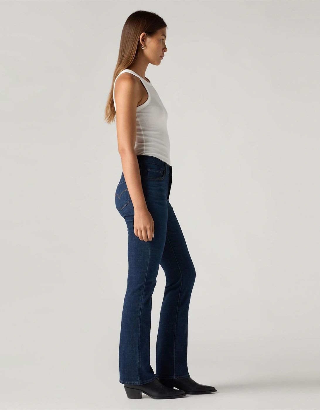 315 Shaping Bootcut Jeans.